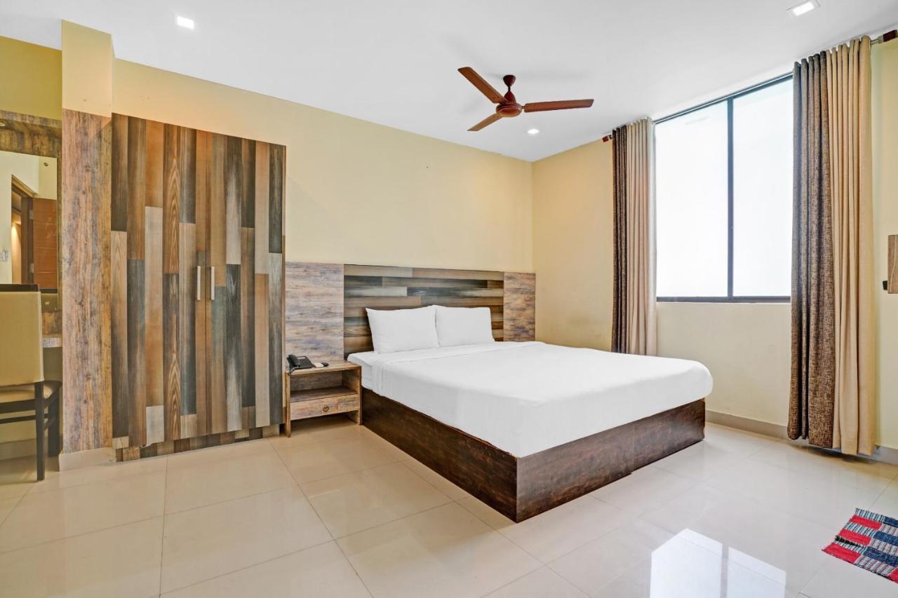 Capital O 87015 Hotel Al Salama Kochi エクステリア 写真