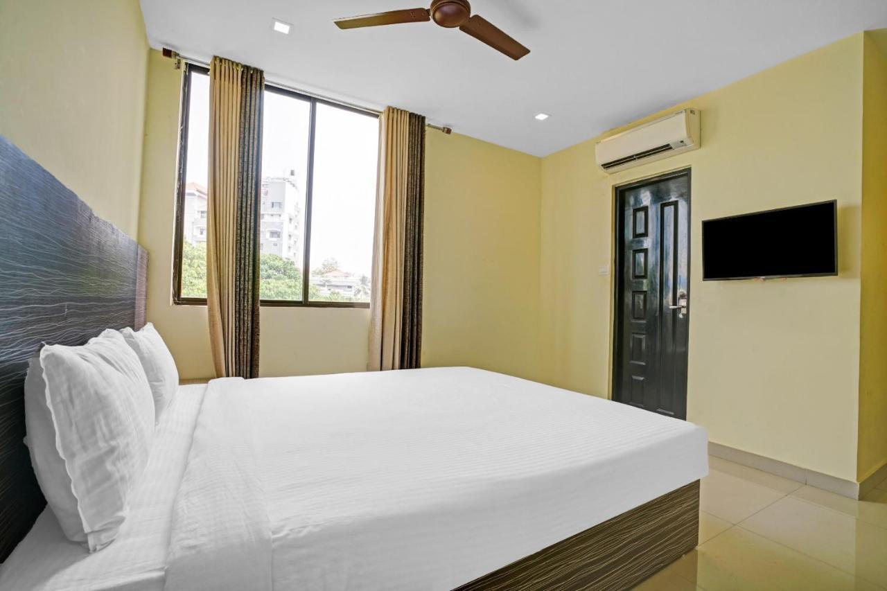 Capital O 87015 Hotel Al Salama Kochi エクステリア 写真