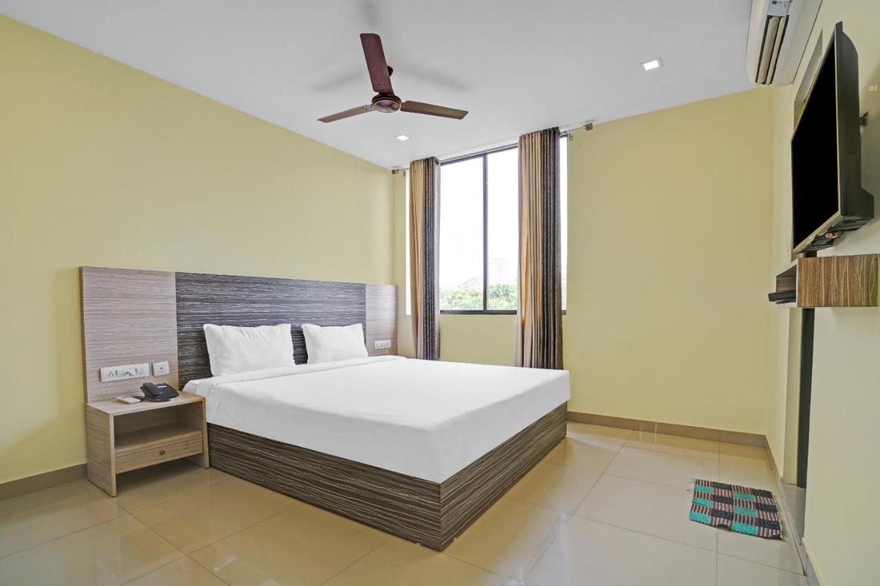 Capital O 87015 Hotel Al Salama Kochi エクステリア 写真